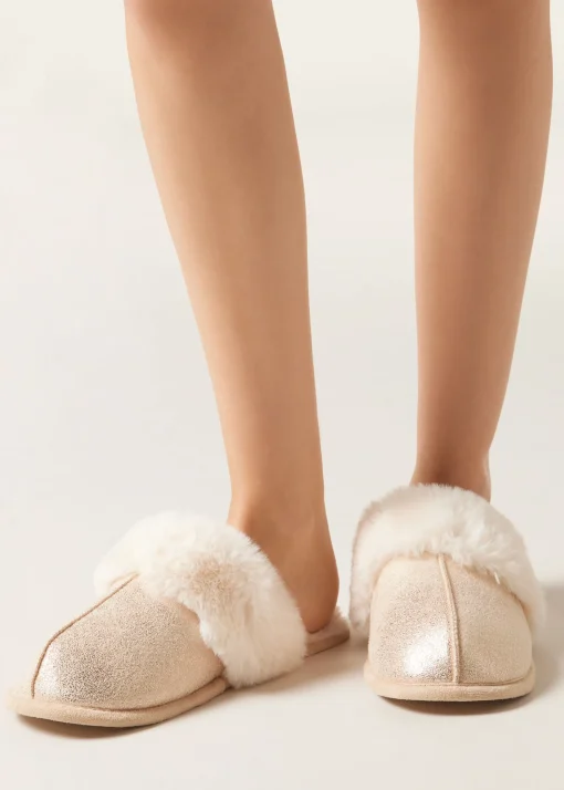 Pantufas com Efeito de Pele Brilhante