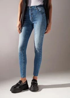 Jeans Superjustos com Botões